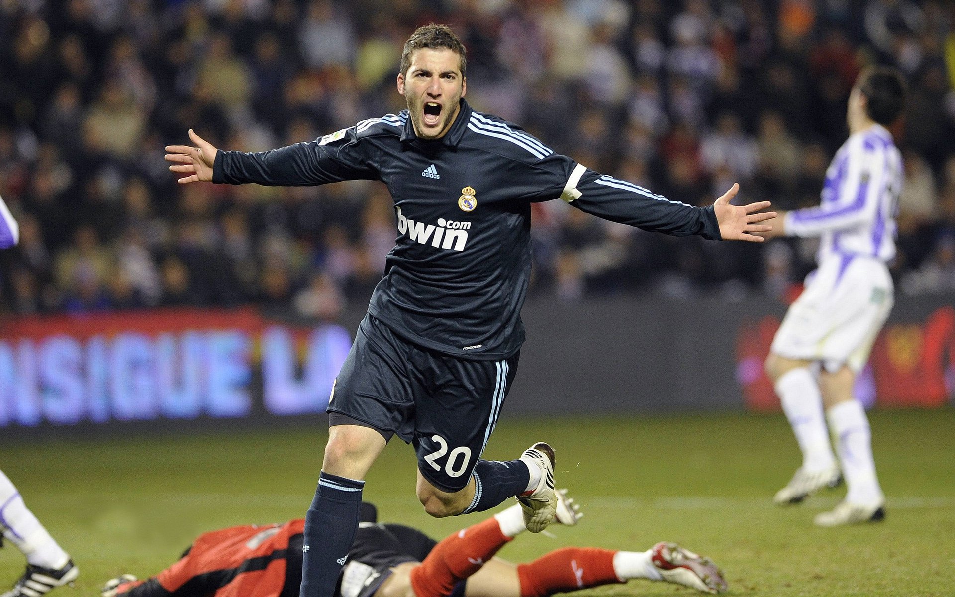 男子200自美队两人进前三