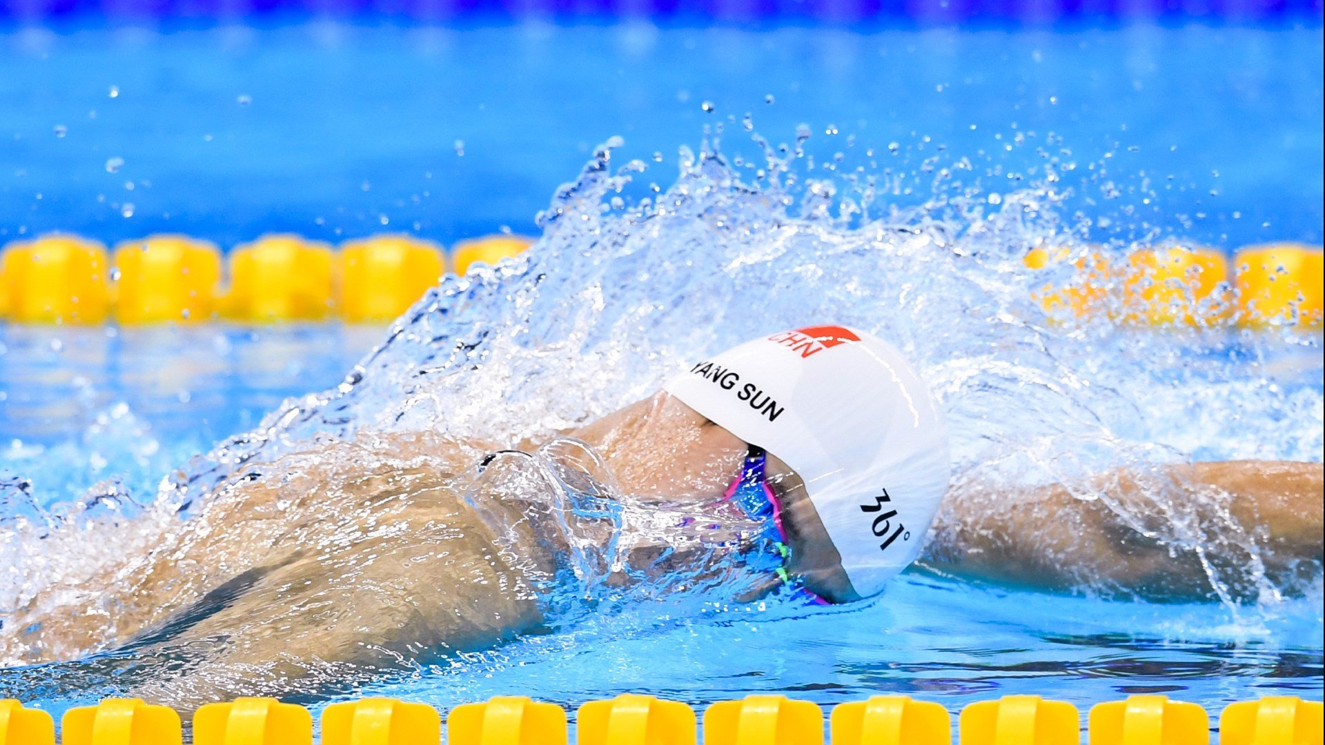 选手退役感言打动人心讲述电竞青春岁月,电竞退役说的话